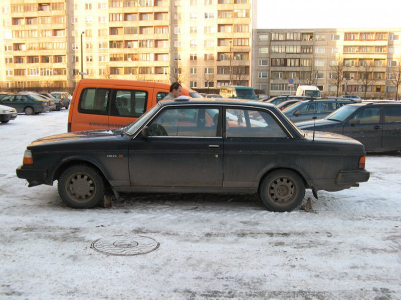Illustration for article titled Ultra-Rare Or Ultra-Custom 1982 Volvo 243 3-Door Crossbreed